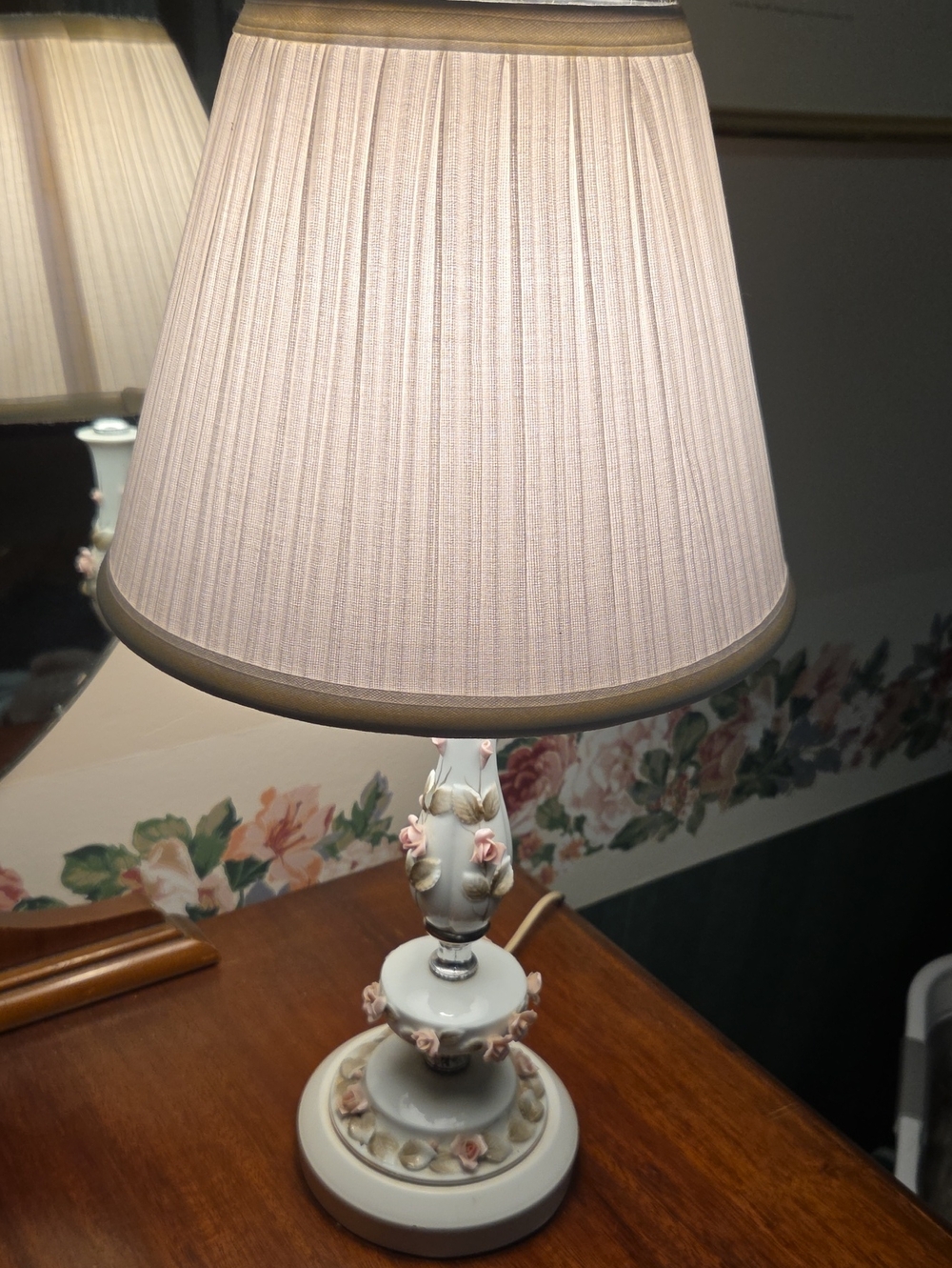 Vintage Floral Porcelain Table Lamp